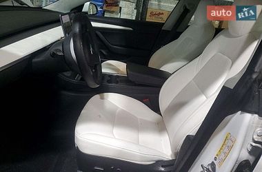 Седан Tesla Model 3 2021 в Львові