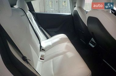 Седан Tesla Model 3 2021 в Львові