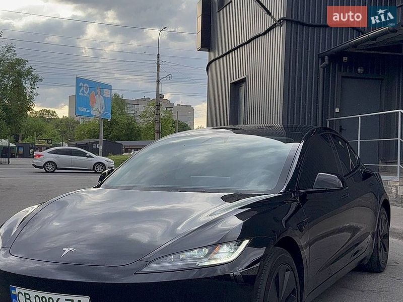 Tesla Model 3 2024