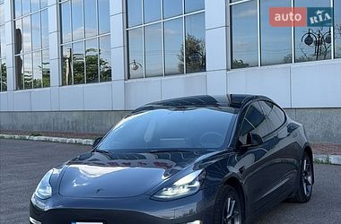 Седан Tesla Model 3 2023 в Білій Церкві