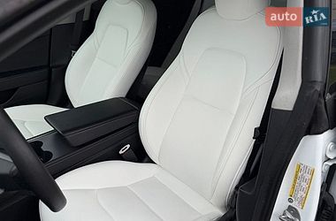 Седан Tesla Model 3 2022 в Броварах