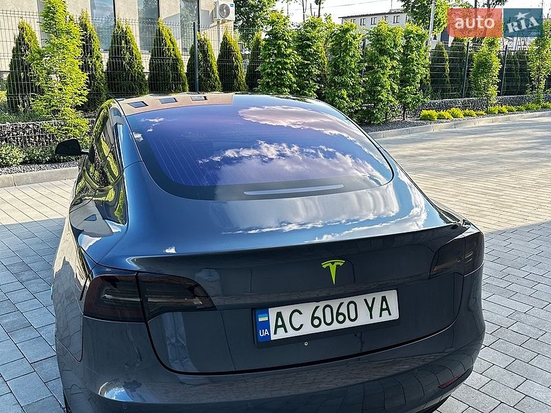Седан Tesla Model 3 2018 в Луцке