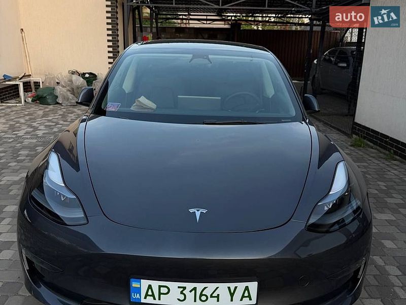 Tesla Model 3 2023
