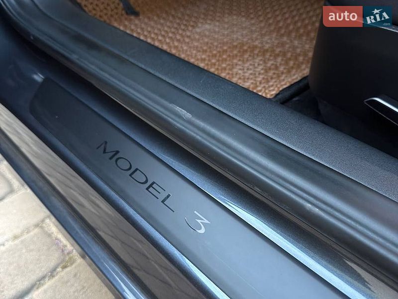 Седан Tesla Model 3 2023 в Запорожье