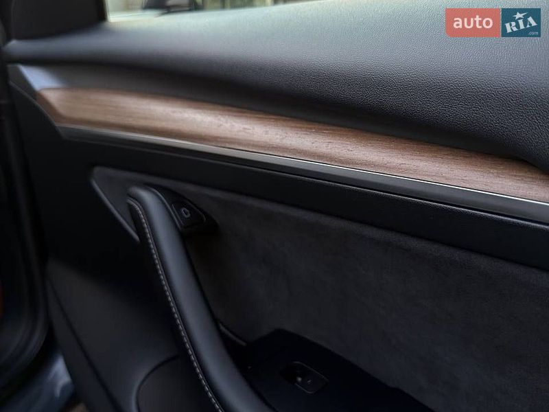 Седан Tesla Model 3 2023 в Запорожье