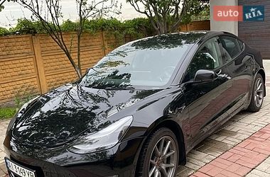 Седан Tesla Model 3 2022 в Броварах