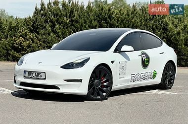 Седан Tesla Model 3 2022 в Киеве