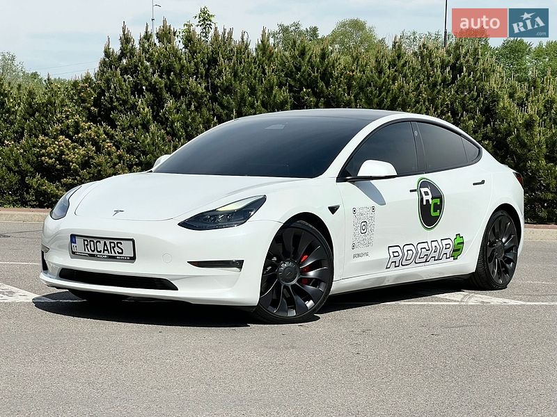 Седан Tesla Model 3 2022 в Киеве