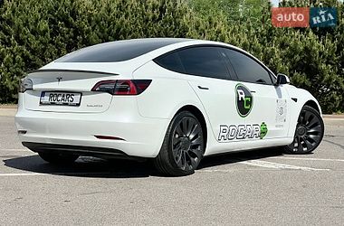 Седан Tesla Model 3 2022 в Киеве