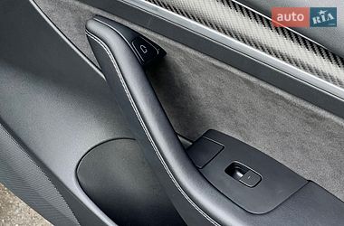 Седан Tesla Model 3 2022 в Киеве