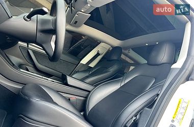 Седан Tesla Model 3 2022 в Киеве