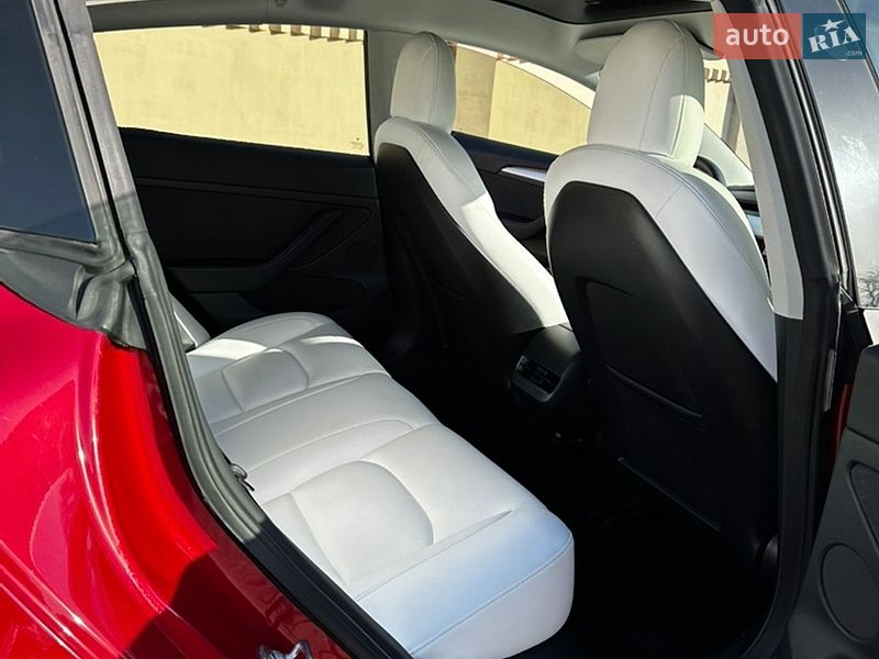 Седан Tesla Model 3 2022 в Одессе