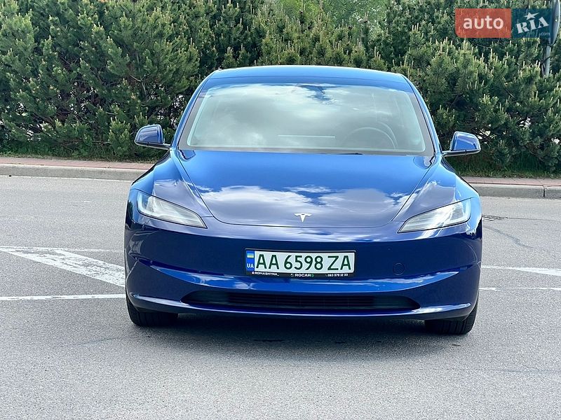 Седан Tesla Model 3 2024 в Киеве
