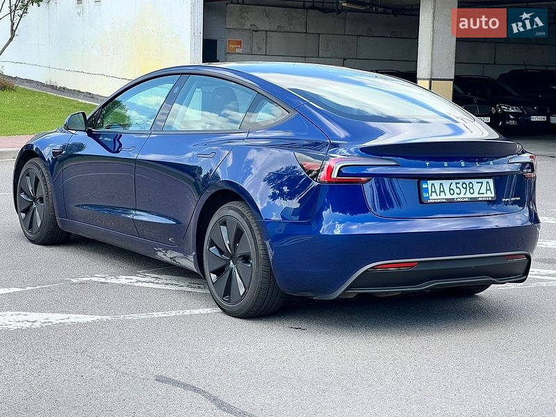 Седан Tesla Model 3 2024 в Киеве