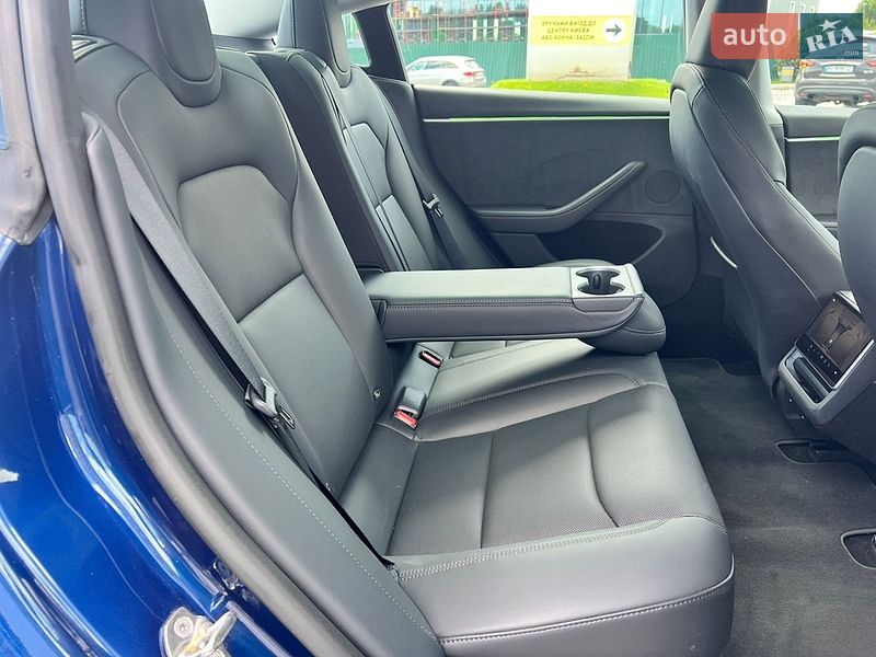 Седан Tesla Model 3 2024 в Киеве