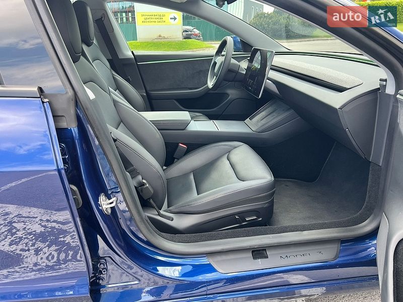 Седан Tesla Model 3 2024 в Киеве