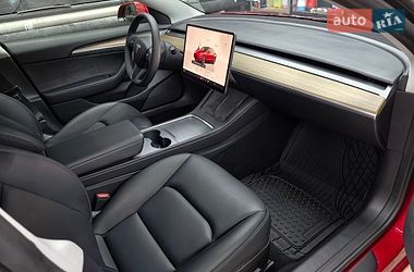 Седан Tesla Model 3 2022 в Вишгороді