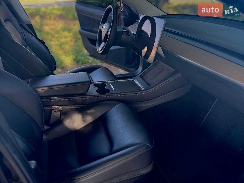 Седан Tesla Model 3 2019 в Киеве