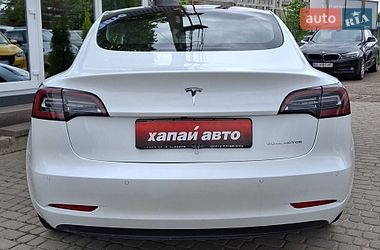 Седан Tesla Model 3 2021 в Львове