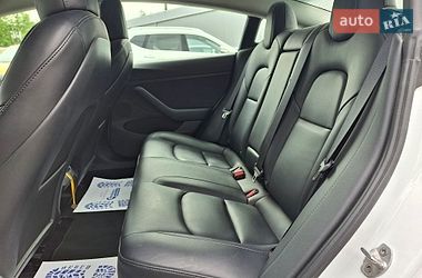 Седан Tesla Model 3 2021 в Львове