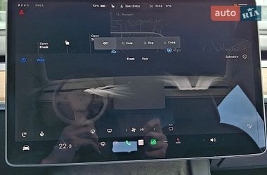 Седан Tesla Model 3 2021 в Львове