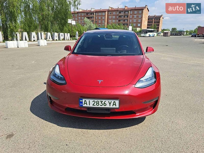 Седан Tesla Model 3 2018 в Киеве