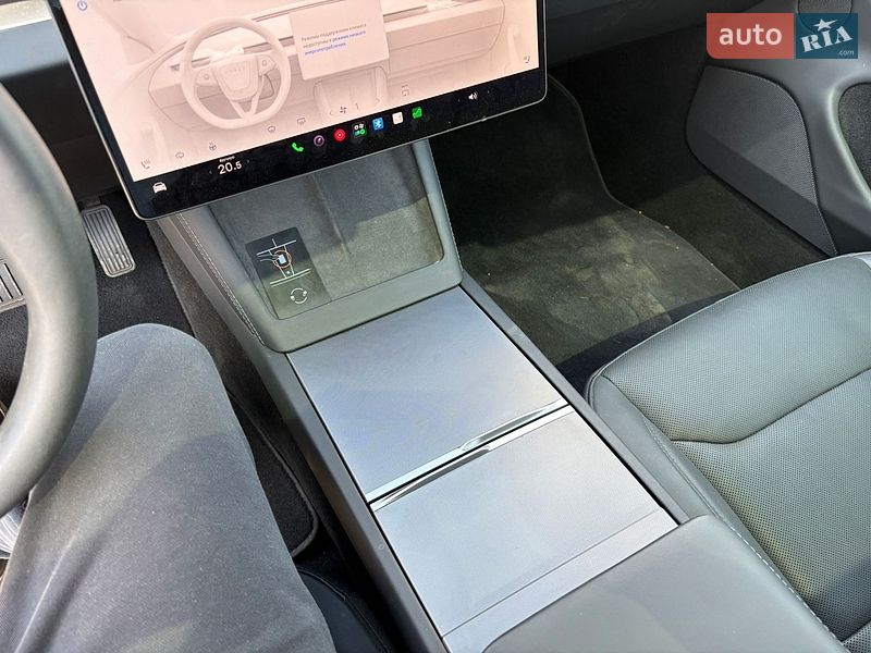 Седан Tesla Model 3 2025 в Рівному
