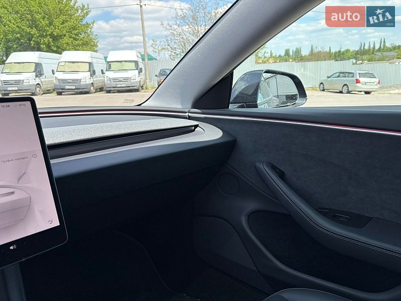 Седан Tesla Model 3 2025 в Рівному