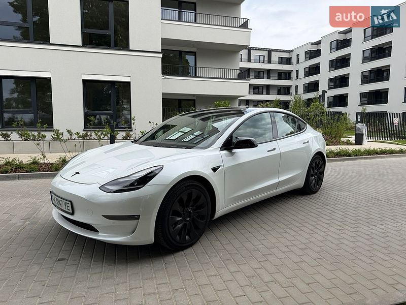 Седан Tesla Model 3 2020 в Києві
