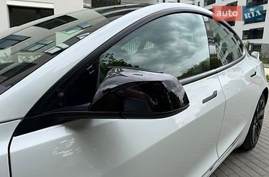 Седан Tesla Model 3 2020 в Києві