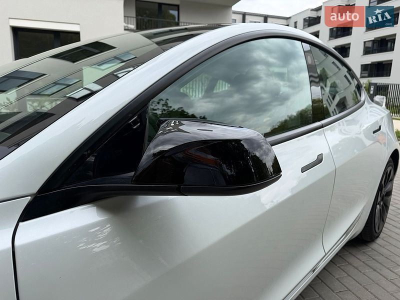 Седан Tesla Model 3 2020 в Києві
