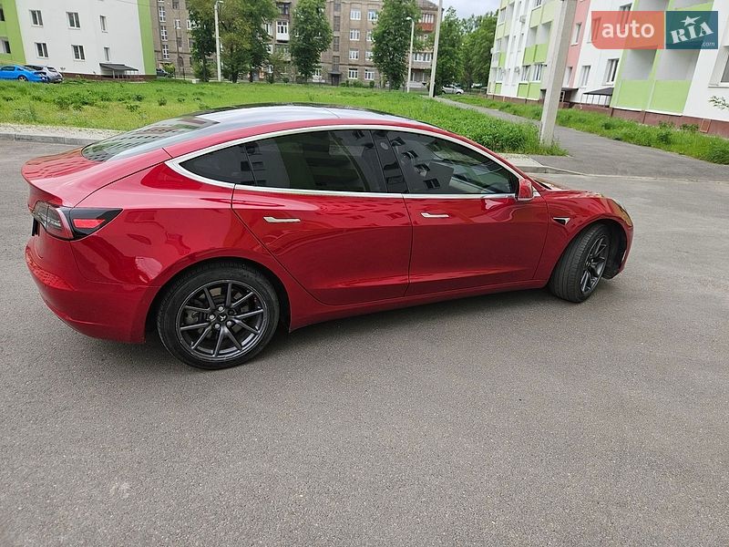 Седан Tesla Model 3 2019 в Харкові
