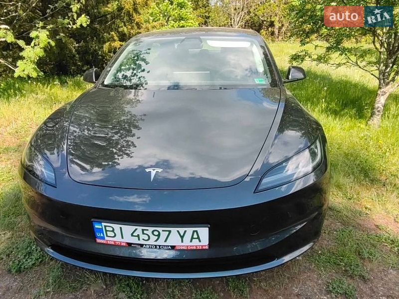 Tesla Model 3 2025