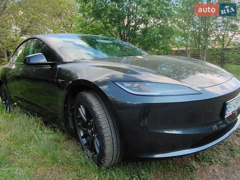 Седан Tesla Model 3 2025 в Полтаві