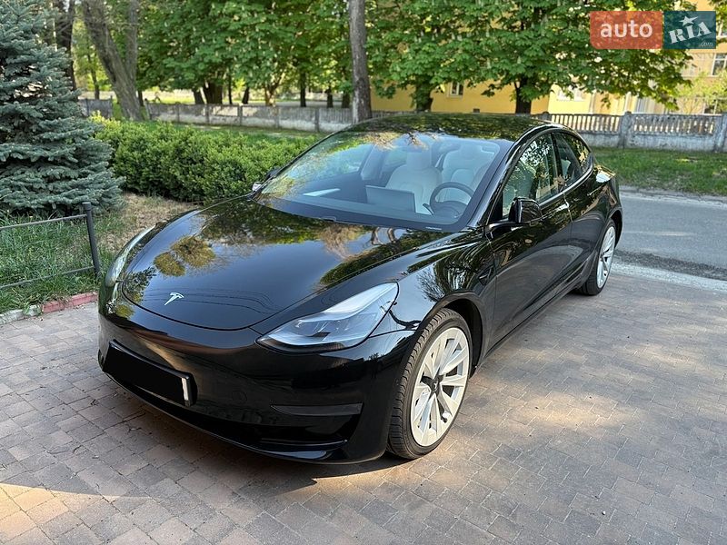 Седан Tesla Model 3 2021 в Дніпрі