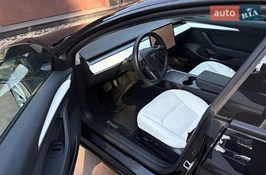 Седан Tesla Model 3 2021 в Дніпрі