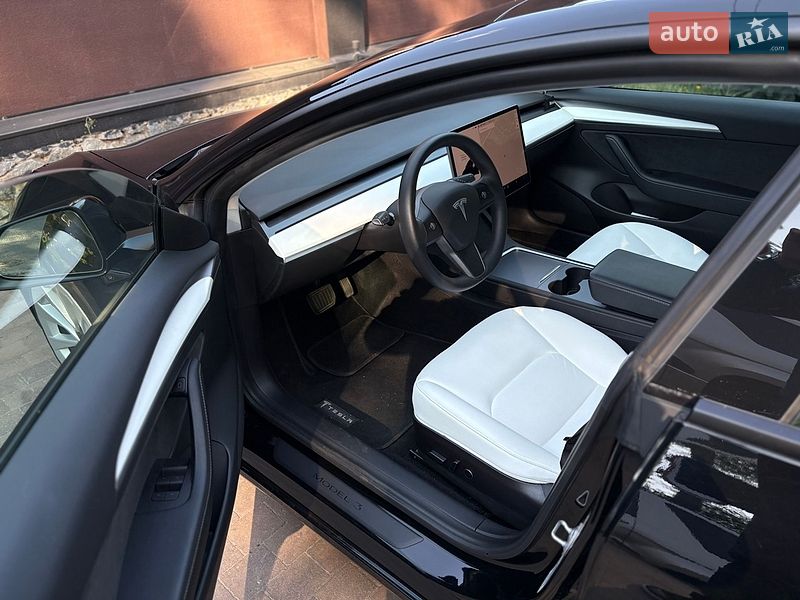 Седан Tesla Model 3 2021 в Дніпрі