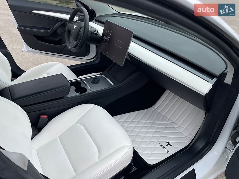 Седан Tesla Model 3 2021 в Харькове
