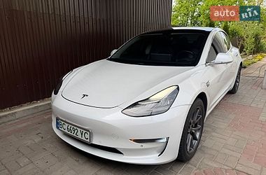 Седан Tesla Model 3 2019 в Львове