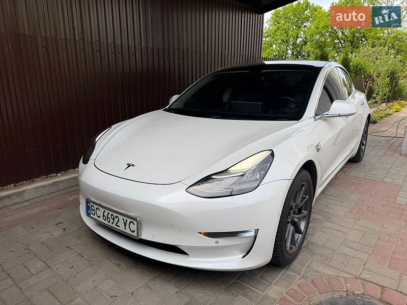Tesla Model 3 2019