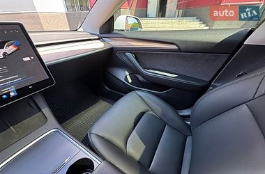 Седан Tesla Model 3 2021 в Києві