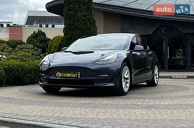 Седан Tesla Model 3 2023 в Львове