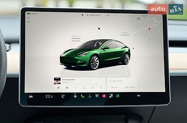 Седан Tesla Model 3 2023 в Львове