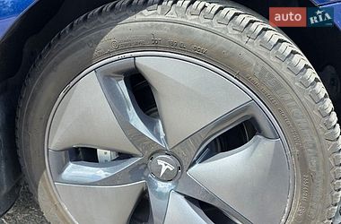 Седан Tesla Model 3 2018 в Киеве