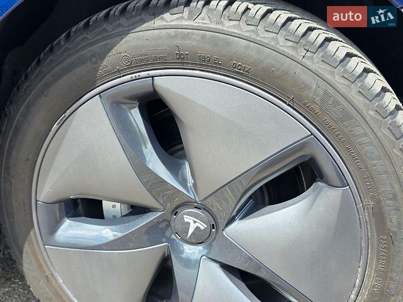 Седан Tesla Model 3 2018 в Киеве