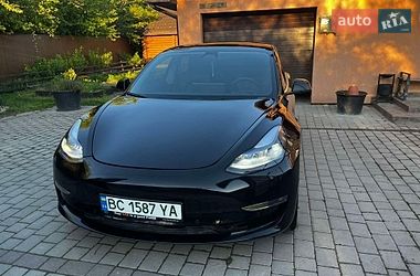 Седан Tesla Model 3 2022 в Львове