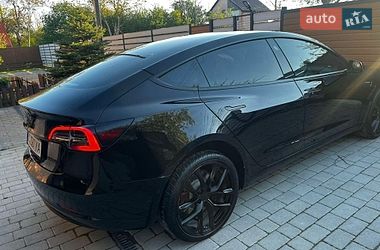 Седан Tesla Model 3 2022 в Львове