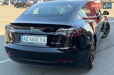 Седан Tesla Model 3 2022 в Киеве