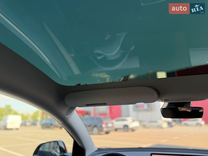 Седан Tesla Model 3 2022 в Киеве