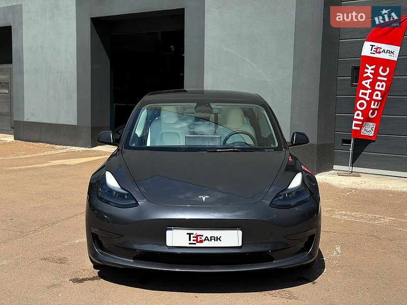 Седан Tesla Model 3 2023 в Киеве